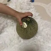 きぃ