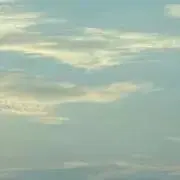 なのに白着てるの画像
