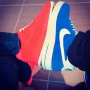 NIKE