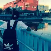 ともや