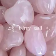 berry nailの画像