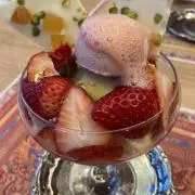 いちごパフェの画像