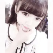 や