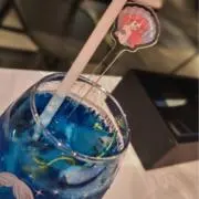 ７