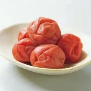 シワシワな梅干しの画像