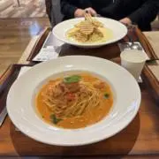すこーん