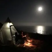 焚き火のむこうがわの画像