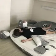 み