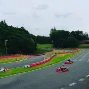 こ