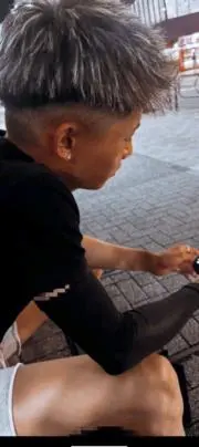 あや