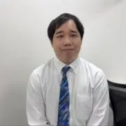 や