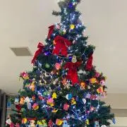つ