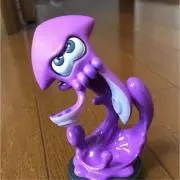 紫のイカ