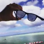 む