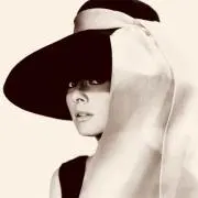 E.E.の画像