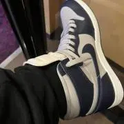 AJ1