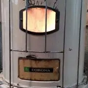トム