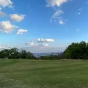 けん