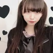 きぃ