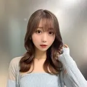む