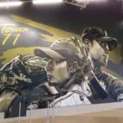 頑張ってる人の画像