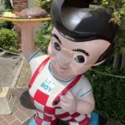 ネララビン