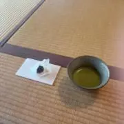 クェら
