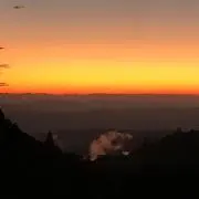 かつ