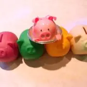 とむ