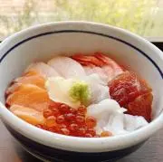 海鮮丼。