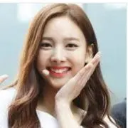 ナヨン╰(*´︶`*)╯♡