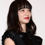 み