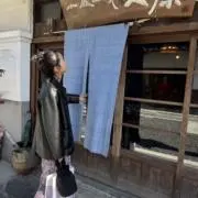 おじいさんの骨董屋の画像