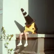 めい