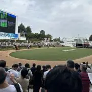 THRUの画像