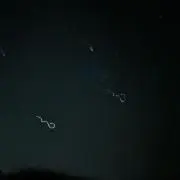 ててて