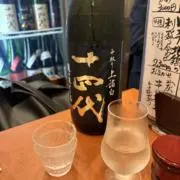 TAK214の画像