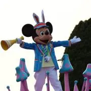 R(^-^)
