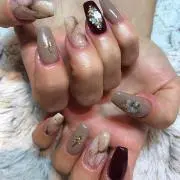y★