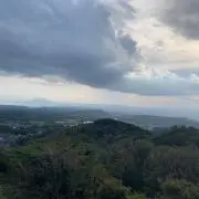 つん