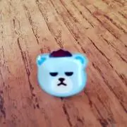 一文字眉毛の画像