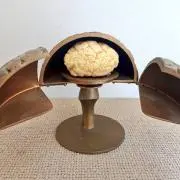 金のメロンパンの画像