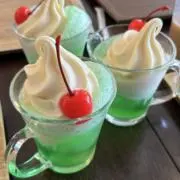 Y(いいねで値下げが止まります)の画像