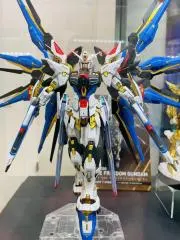 飛ぶ ウルトラマンティガ ゴールド 磁気 円谷プロ 海外限定正規品