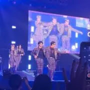 李