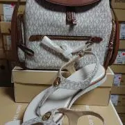Ana77Ana