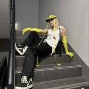 R