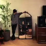 ニコル。