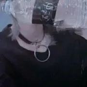 リリ(°-°)