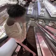 ギャル配達員の画像